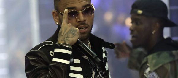 In this Sept.21, 2018 file photo, singer Chris Brown performs during Philipp Plein's women's 2019 Spring-Summer collection, unveiled during the Fashion Week in Milan, Italy. In this Sept.21, 2018 file photo, singer Chris Brown performs during Philipp Plein's women's 2019 Spring-Summer collection, unveiled during the Fashion Week in Milan, Italy. - Sputnik International