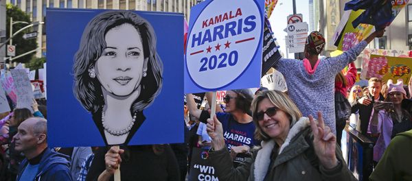 Supporters of Kamala Harris in the streets of Los Angeles on 19 January 2019 - Sputnik International