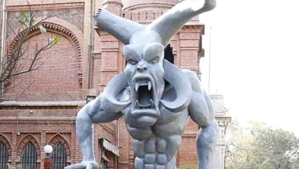 A 20-feet-high 'satanic' sculpture - Sputnik International