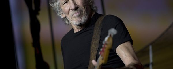 British singer and songwriter Roger Waters performs during his concert of the Us+Them tour at Maracana stadium, Rio de Janeiro, Brazil, Wednesday, Oct. 24, 2018 British singer and songwriter Roger Waters performs during his concert of the Us+Them tour at Maracana stadium, Rio de Janeiro, Brazil, Wednesday, Oct. 24, 2018 - Sputnik International