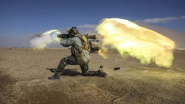 Carl Gustav recoilless rifle system during weapons practice - Sputnik International