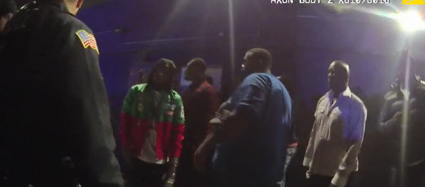 US police release footage from the night that security guard Jemel Roberson was shot and killed by Midlothian police officer Ian Covey. - Sputnik International