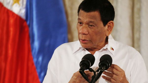Philippine President Rodrigo Duterte addresses congressmen and government officials - Sputnik International