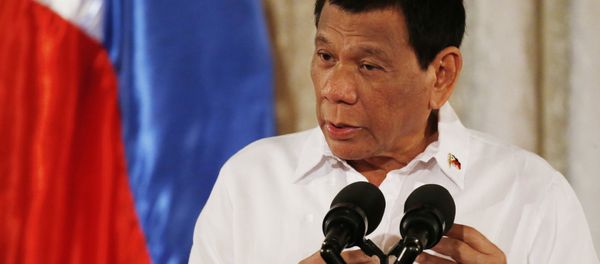 Philippine President Rodrigo Duterte addresses congressmen and government officials - Sputnik International