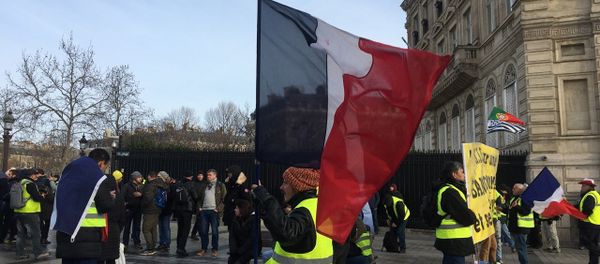 Yellow Vests Protests Continue for 13th Week - Sputnik International