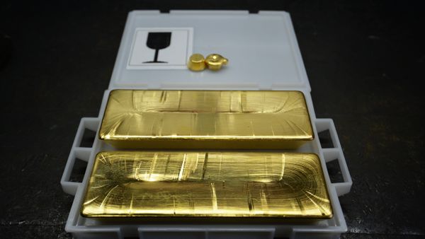 Golden bars - Sputnik International