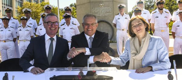 (L-R) Australian Defence Minister Christopher Pyne, Australian Prime Minister Scott Morrision and French Defence Minister Florence Parly shake hands after signing the Attack class submarine Strategic Partnering Agreement in Canberra, Australia, February 11, 2019 (L-R) Australian Defence Minister Christopher Pyne, Australian Prime Minister Scott Morrision and French Defence Minister Florence Parly shake hands after signing the Attack class submarine Strategic Partnering Agreement in Canberra, Australia, February 11, 2019 - Sputnik International