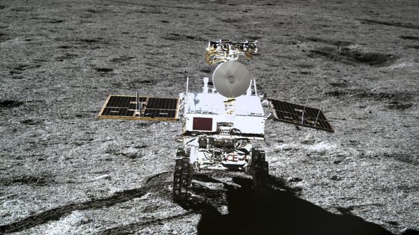 In this photo provided Jan. 12, 2019, by China National Space Administration via Xinhua News Agency, the rover Yutu-2 is seen in a photo taken by the lander of the Chang'e-4 probe on Jan. 11, 2019 - Sputnik International