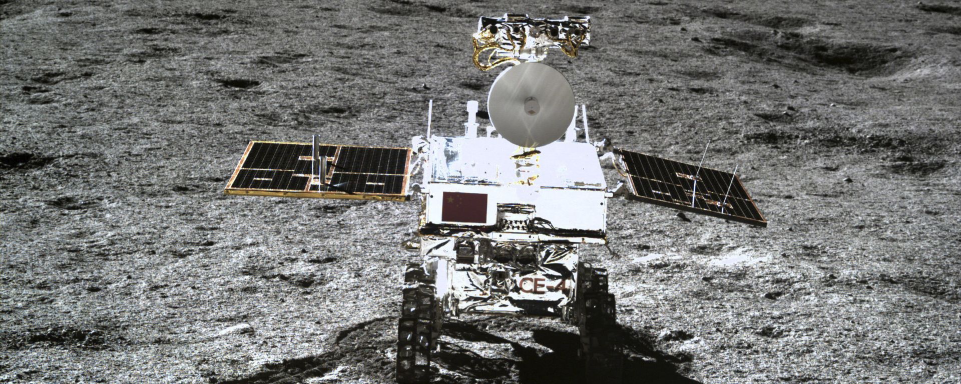 In this photo provided Jan. 12, 2019, by China National Space Administration via Xinhua News Agency, the rover Yutu-2 is seen in a photo taken by the lander of the Chang'e-4 probe on Jan. 11, 2019 In this photo provided Jan. 12, 2019, by China National Space Administration via Xinhua News Agency, the rover Yutu-2 is seen in a photo taken by the lander of the Chang'e-4 probe on Jan. 11, 2019 - Sputnik International, 1920, 10.12.2021