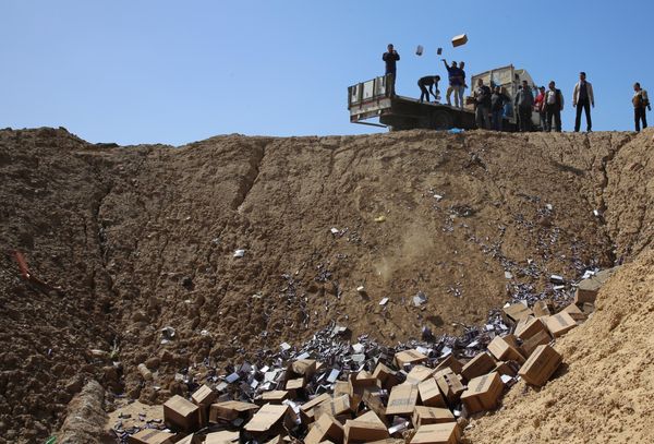 US Troops at Camp Taji Still Facing Radioactive Trash Burn Fallout - Pentagon IG US Troops at Camp Taji Still Facing Radioactive Trash Burn Fallout - Pentagon IG - Sputnik International