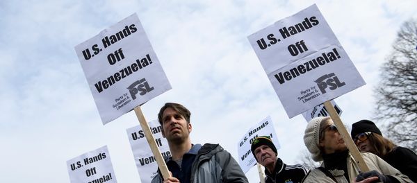 Activists rally against US intervention in Venezuela outside White House on January 26, 2019 in Washington, DC. - Sputnik International