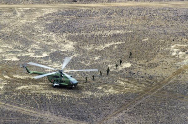 The Limited Contingent of Soviet Troops in Afghanistan lands troops in the Hindu Kush mountains. The Limited Contingent of Soviet Troops in Afghanistan lands troops in the Hindu Kush mountains. - Sputnik International