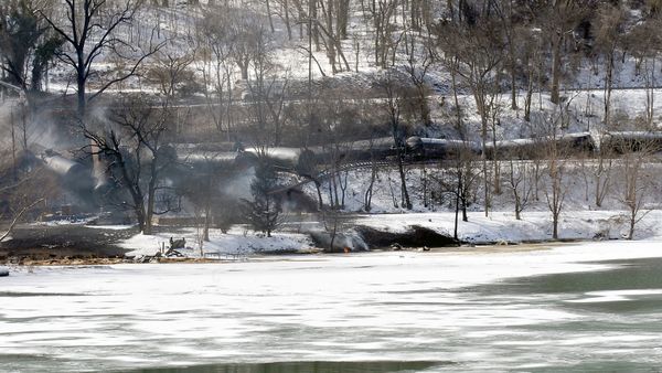 Oil Train Derailments 2015 - Sputnik International