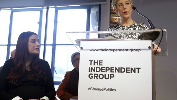 Angela Smith (right) was forced to apologise after her comments on a live TV show on 18 February - Sputnik International