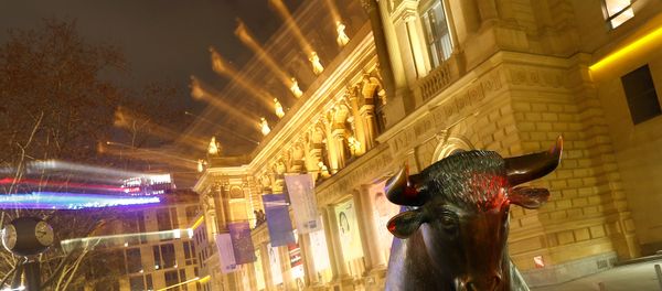 The bull, symbol for successful trading, is seen in front of the German stock exchange (Deutsche Boerse) in Frankfurt, Germany, February 12, 2019 - Sputnik International