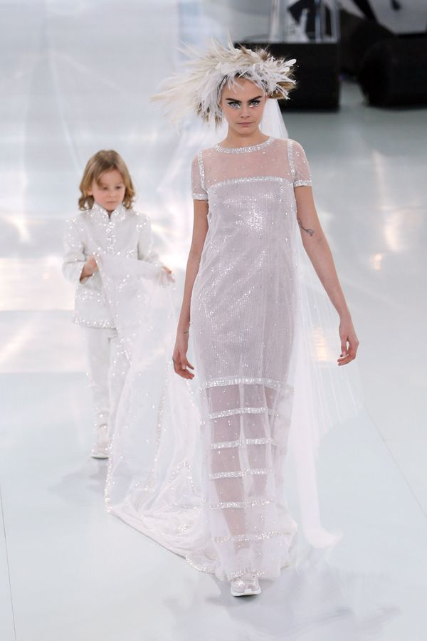 German Fashion Designer Karl Lagerfeld's Godson Hudson Kroenig and British Model Cara Delevingne Present Creations for Fashion House Chanel, 2014 - Sputnik International