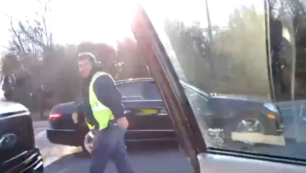 US man filmed yelling death threats and racial slurs at fellow driver in apparent road rage confrontation. - Sputnik International