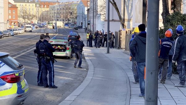 Police officers observe a crime scene in Munich, Germany, Thursday, Feb. 21, 2019 - Sputnik International