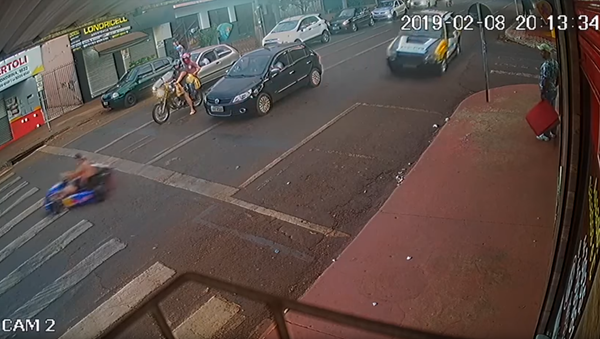 Beerio Kart: Drunk Driver Flees Brazil Police, Crashes Go-Kart - Sputnik International
