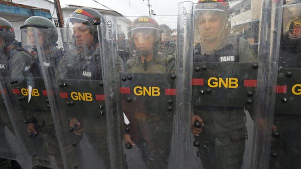 Venezuelan security forces stand guard at the border town of Ureña after Maduro´s government ordered to temporary close down the border with Colombia on February 23, 2019. Venezuelan security forces stand guard at the border town of Ureña after Maduro´s government ordered to temporary close down the border with Colombia on February 23, 2019. - Sputnik International