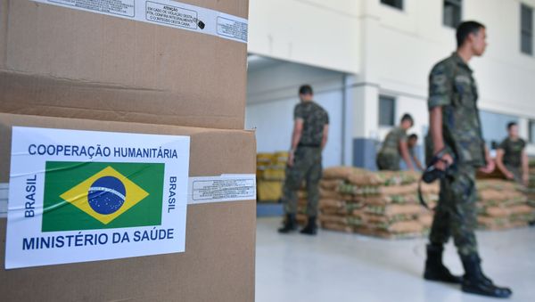 Brazilian soldiers organize humanitarian aid for Venezuela Brazilian soldiers organize humanitarian aid for Venezuela - Sputnik International