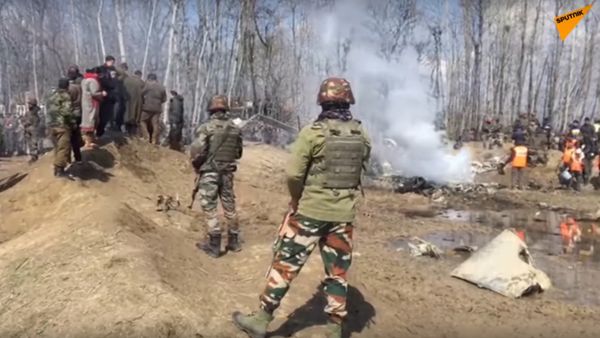 India: Footage Shows Presumed Wreckage of Aircraft in Central Kashmir India: Footage Shows Presumed Wreckage of Aircraft in Central Kashmir - Sputnik International