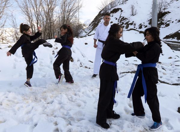 Karate Training Exercises in Iraq Karate Training Exercises in Iraq - Sputnik International