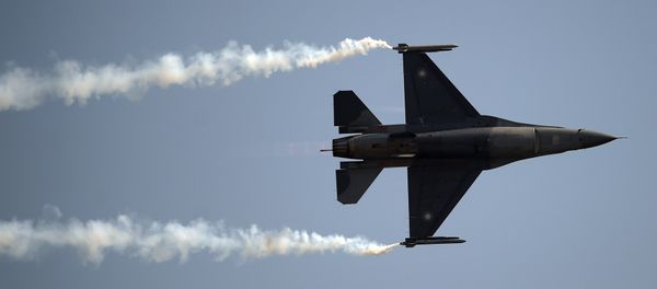 Pakistani F-16 fighter perform during a Pakistan Day military parade in Islamabad on March 23, 2018 - Sputnik International
