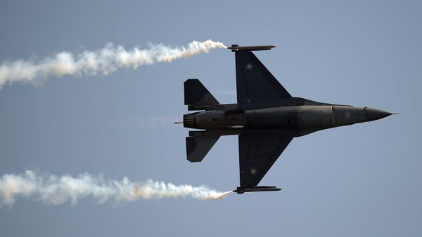 Pakistani F-16 fighter perform during a Pakistan Day military parade in Islamabad on March 23, 2018 - Sputnik International