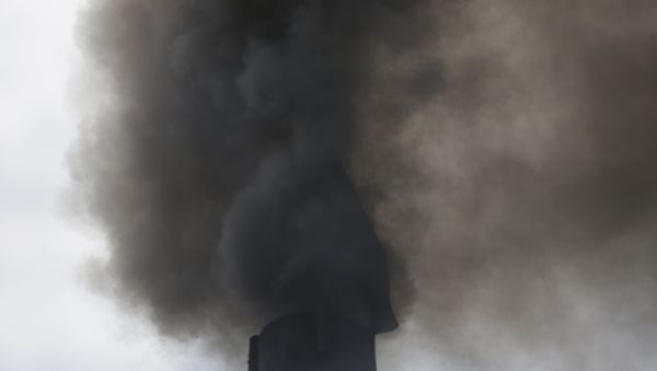 Swiss commodity traders accused of deliberately blending toxic fuel and dumping it in West Africa say African governments are to blame for failing to invest in refineries and newer vehicles to lower exhaust emissions that cause respiratory and other diseases - Sputnik International