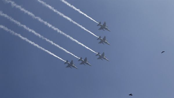 Indian Air Force Mirage 2000 fighters fly in formation - Sputnik International