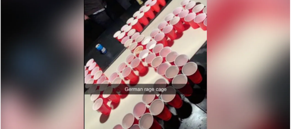 US Students Flash Nazi Salute Around Swastika Formed With Cups - Sputnik International