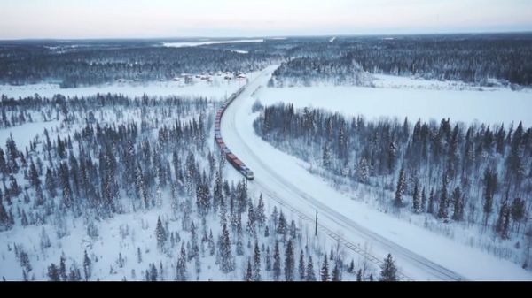 An artists' impression of the proposed Arctic railway from Rovaniemi in Finland to Kirkenes in Norway - Sputnik International