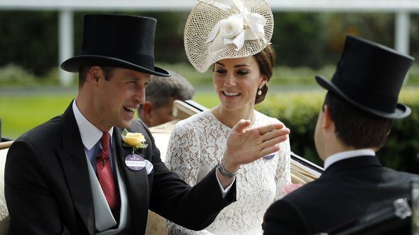 Britain's Prince William and Kate, Duchess of Cambridge arrive by carriage on the second day of the Royal Ascot horse race meeting at Ascot, England, Wednesday June 15, 2016. Britain's Prince William and Kate, Duchess of Cambridge arrive by carriage on the second day of the Royal Ascot horse race meeting at Ascot, England, Wednesday June 15, 2016. - Sputnik International