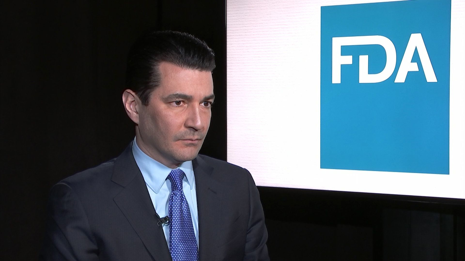 Food and Drug Administration Commissioner Scott Gottlieb listens during an interview with The Associated Press in New York on Monday, March 5, 2018. - Sputnik International, 1920, 13.10.2021