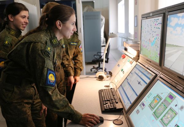 Cadets at Krasnodar Aviation High Military School - Sputnik International