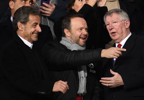 Sir Alex Ferguson (right) with Manchester United chief executive Ed Woodward (centre) and former French President Nicolas Sarkozy at the game in Paris on 6 March 2019 - Sputnik International