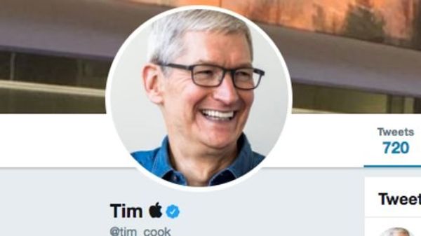 Tim Cook Changes Twitter Name to Tim Apple - Sputnik International