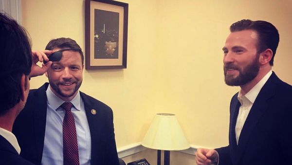 Rep. Dan Crenshaw reveals his Captain America glass eye - Sputnik International