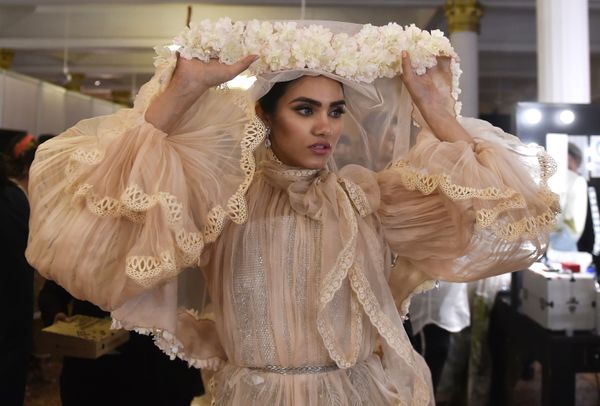Models Present Creation by Pakistani Designer Sana Safinaz During Fashion Pakistan Week Models Present Creation by Pakistani Designer Sana Safinaz During Fashion Pakistan Week - Sputnik International