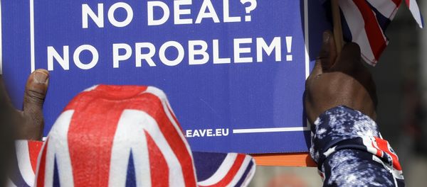 A pro-Brexit leave the European Union supporter takes part in a protest outside the House of Parliament in London, Wednesday, March 13, 2019. - Sputnik International