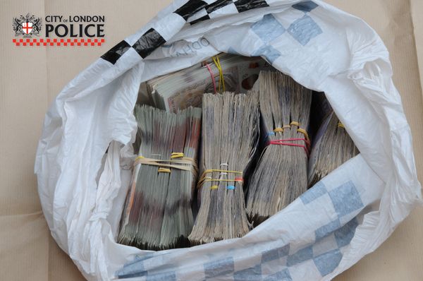 Almost £1 million in cash was discovered when City of London Police raided addresses in the capital in June 2018 - Sputnik International
