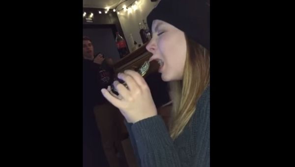 Turtle Bites Girl - Sputnik International