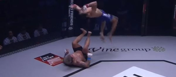 Brazilian Fighter Michel Pereira Moonsaults - Sputnik International