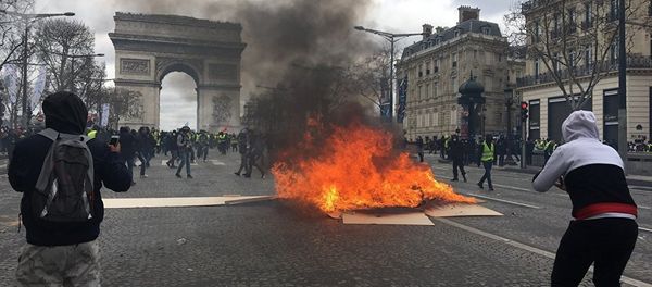 Yellow Vests protest in Paris 16 March - Sputnik International