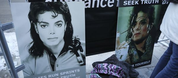 Signs in support of Michael Jackson are seen outside of the premiere of the Leaving Neverland Michael Jackson documentary film at the Egyptian Theatre on Main Street during the 2019 Sundance Film Festival, Friday, Jan. 25, 2019, in Park City, Utah Signs in support of Michael Jackson are seen outside of the premiere of the Leaving Neverland Michael Jackson documentary film at the Egyptian Theatre on Main Street during the 2019 Sundance Film Festival, Friday, Jan. 25, 2019, in Park City, Utah - Sputnik International
