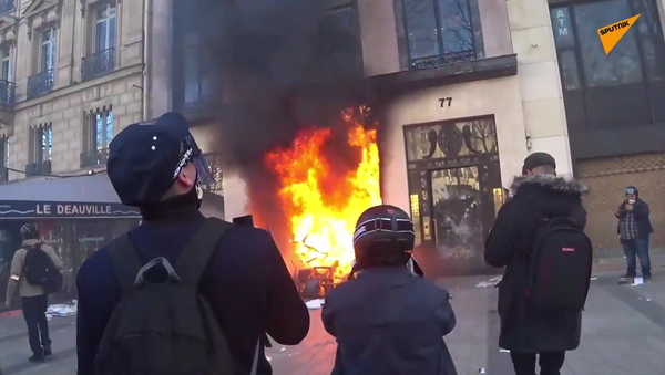 Act 18: Yellow Vests protest in Paris on 16 March - Sputnik International
