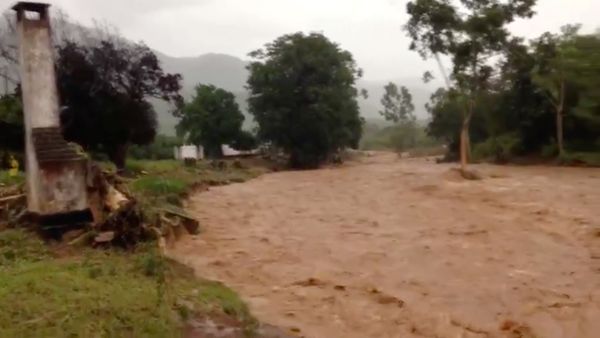 Flooding caused by Cyclone Idai is seen in Chipinge, Zimbabwe, March 16, 2019 in this still image taken from social media video - Sputnik International