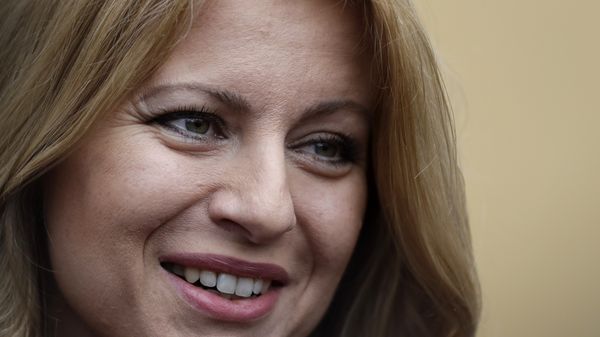 Presidential candidate Zuzana Caputova with her daughter Emma prepares to cast her vote at a polling station during the first round of the presidential election in Pezinok, Slovakia, Saturday, March 16, 2019. Presidential candidate Zuzana Caputova with her daughter Emma prepares to cast her vote at a polling station during the first round of the presidential election in Pezinok, Slovakia, Saturday, March 16, 2019. - Sputnik International