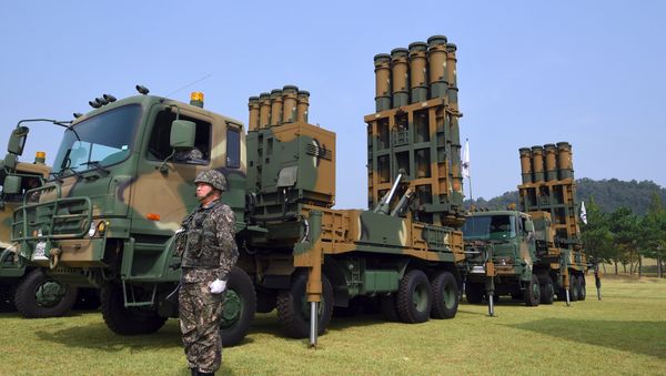 This picture taken on September 25, 2017 shows a South Korean soldier standing by a Cheongung medium range surface-to-air missile system. This picture taken on September 25, 2017 shows a South Korean soldier standing by a Cheongung medium range surface-to-air missile system. - Sputnik International
